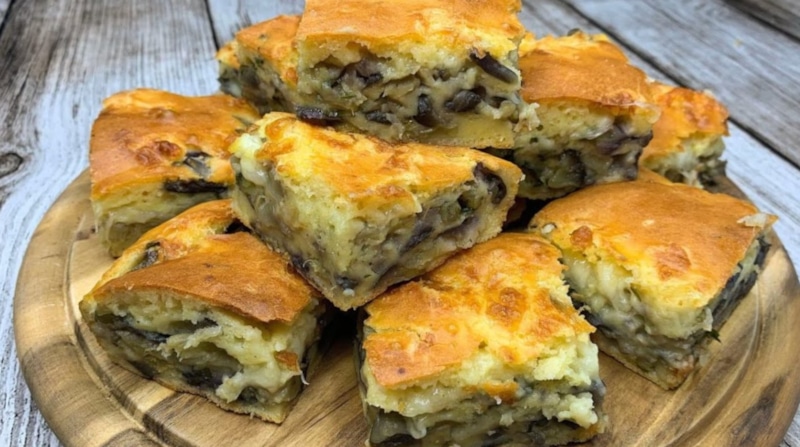 Мясной пирог: баклажаны и грибы