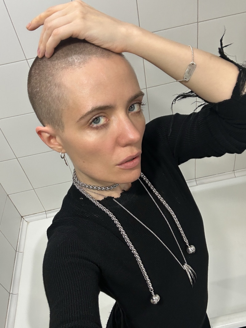 Стрижка под ноль Авдотьи Александровой