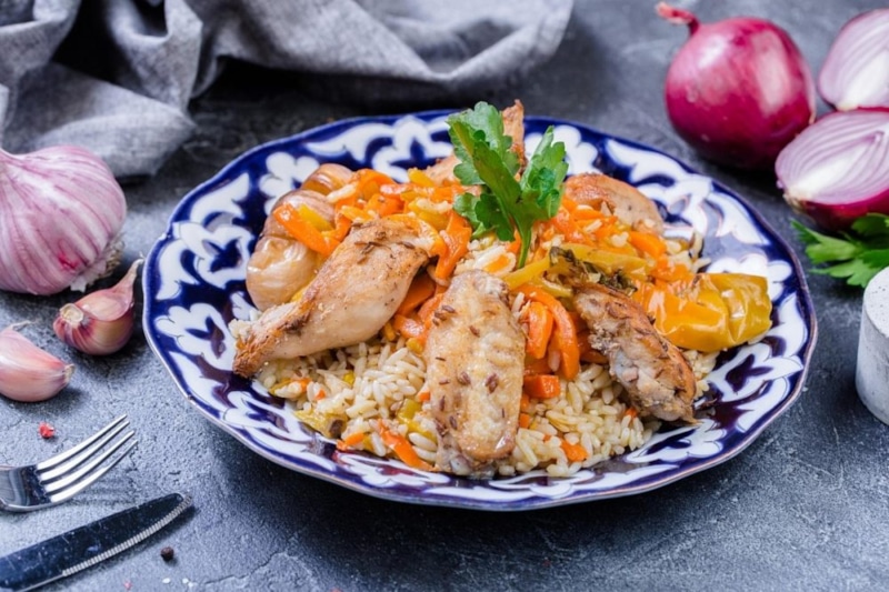 Плов с крыльями: сочная классика