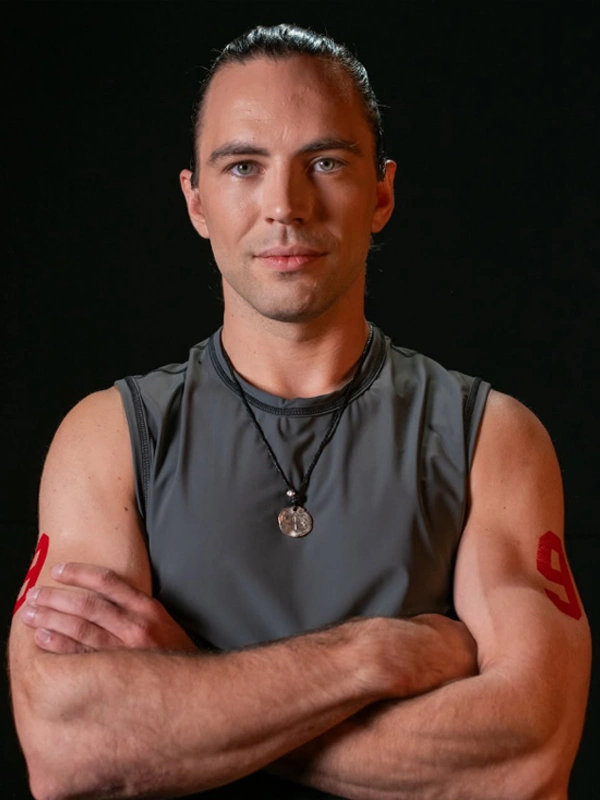 Константин Андреев в шоу «Титаны»