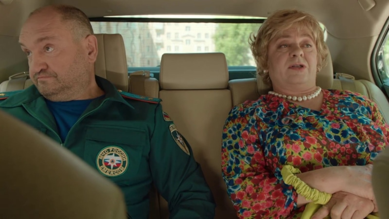 Кадр из сериала «Мама будет против»