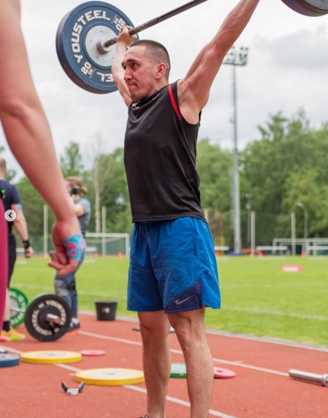 Арсен Рангулов занимается кроссфитом и пауэрлифтингом