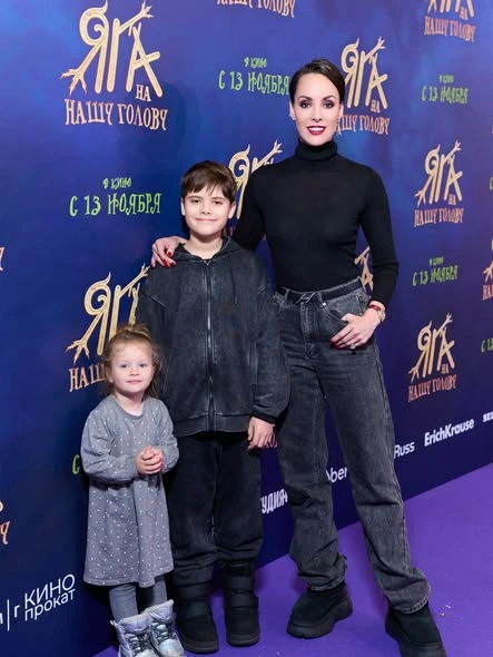 Софья Ская с детьми Софья Ская с детьми