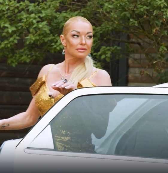 Анастасия Волочкова в шоу «Звезды под капельницей» Анастасия Волочкова в шоу «Звезды под капельницей»