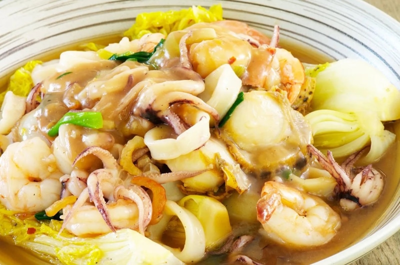 Морской салат: спагетти и гребешки