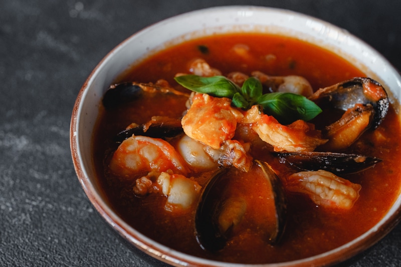 Томатный суп: морской акцент и паутинка