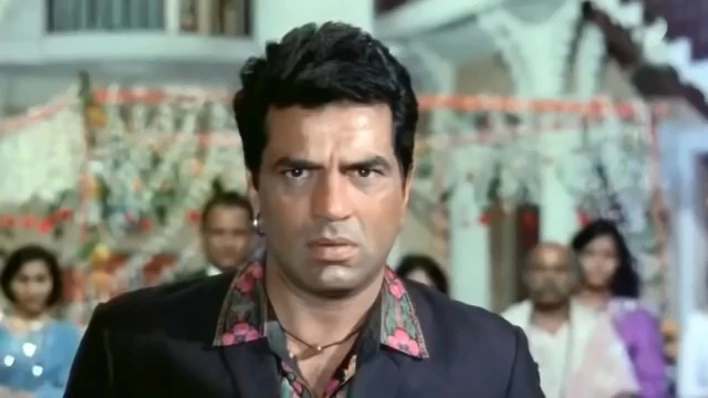 Дхармендра в фильме «Зита и Гита»