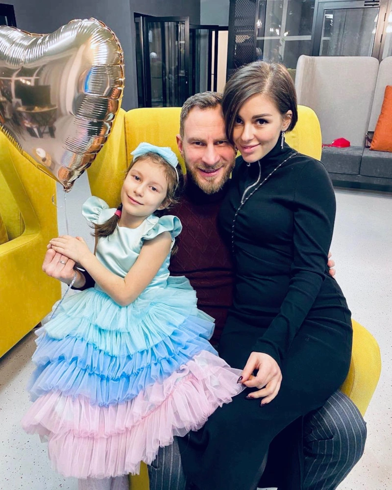 Евгений Булка с женой и дочерью