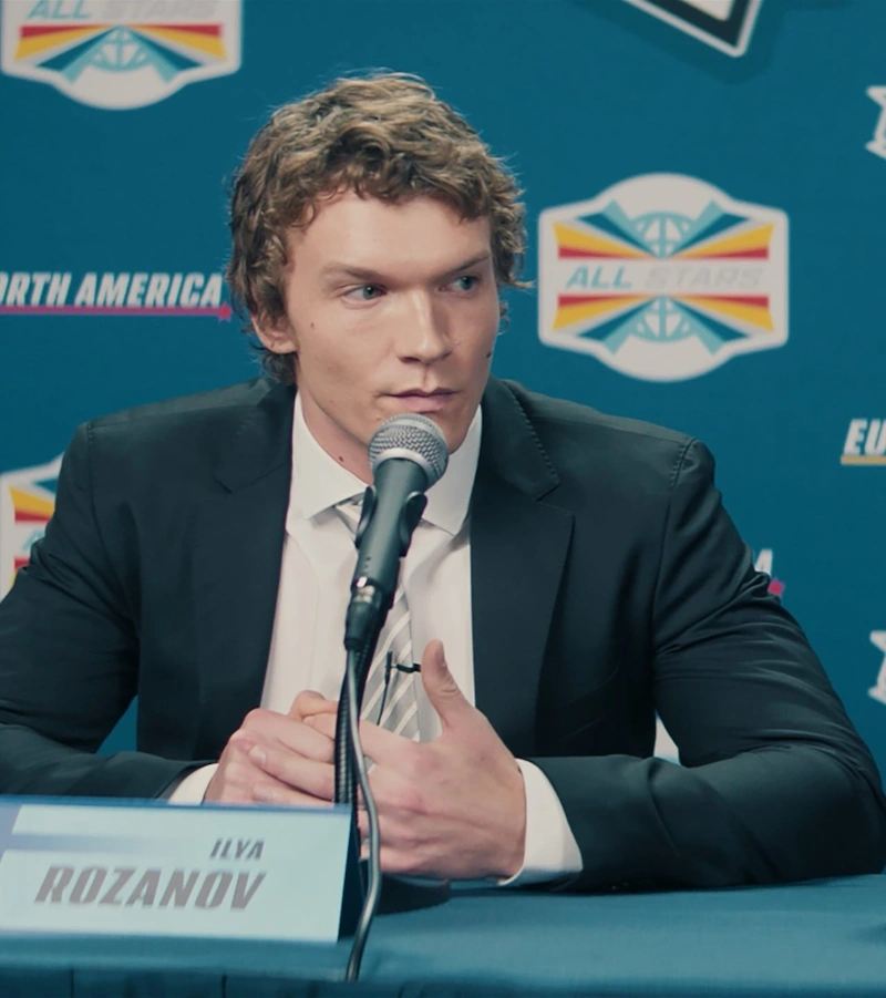 Коннор Стори в спортивной драме «Жаркое соперничество»