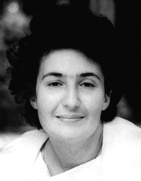 Нами Микоян в молодости