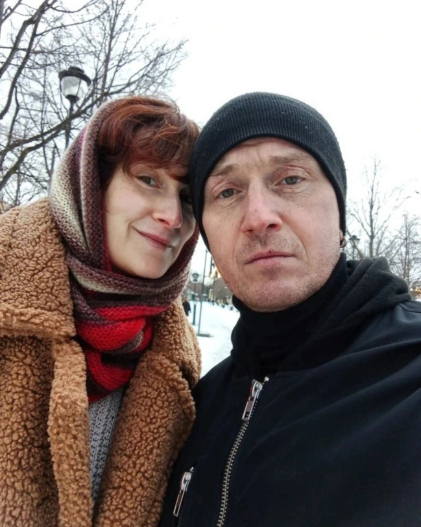 Денис Старков с женой