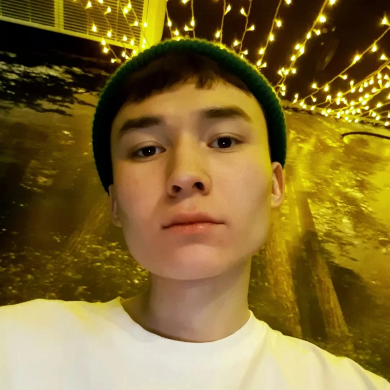 Стендап-комик Карим Курмангалиев Стендап-комик Карим Курмангалиев