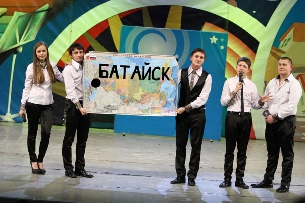 Дмитрий Ксенофонтов в команде КВН Сборная Батайска «Малая земля» Дмитрий Ксенофонтов в команде КВН Сборная Батайска «Малая земля»