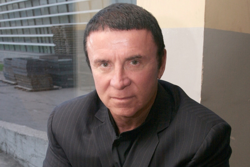 Кашпировского из аэропорта привезли в больницу