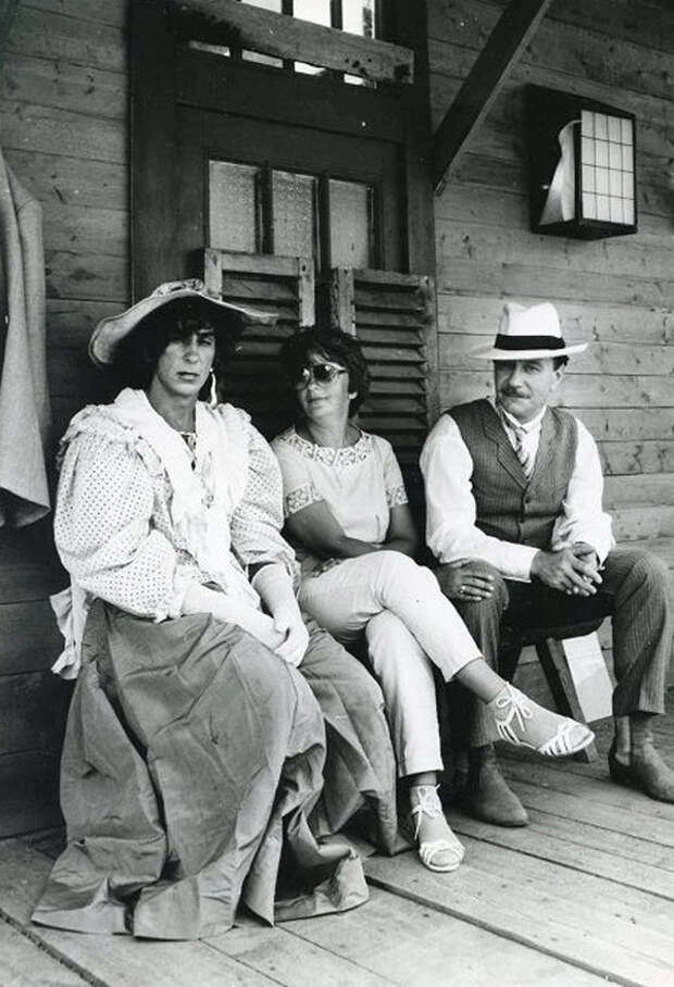 Алла Сурикова и Андрей Миронов с Александром Иншаковым