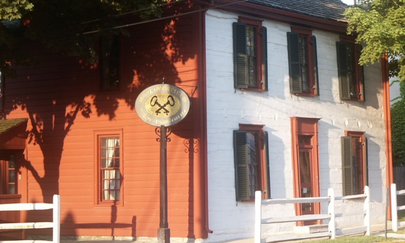 Огненная находка: тайны старой таверны