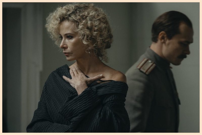 Кадр из сериала «Хроники русской революции»