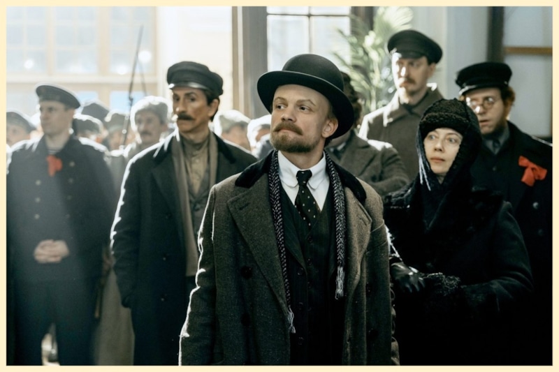 Кадр из сериала «Хроники русской революции»