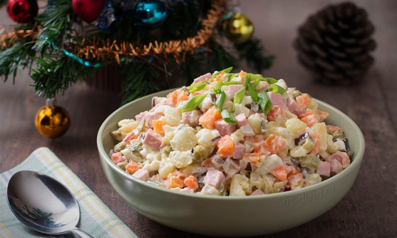Новогодний салат: свежий оливье