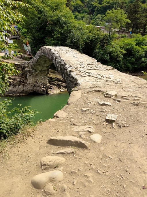 Мост царицы Тамары в Аджарии Мост царицы Тамары в Аджарии