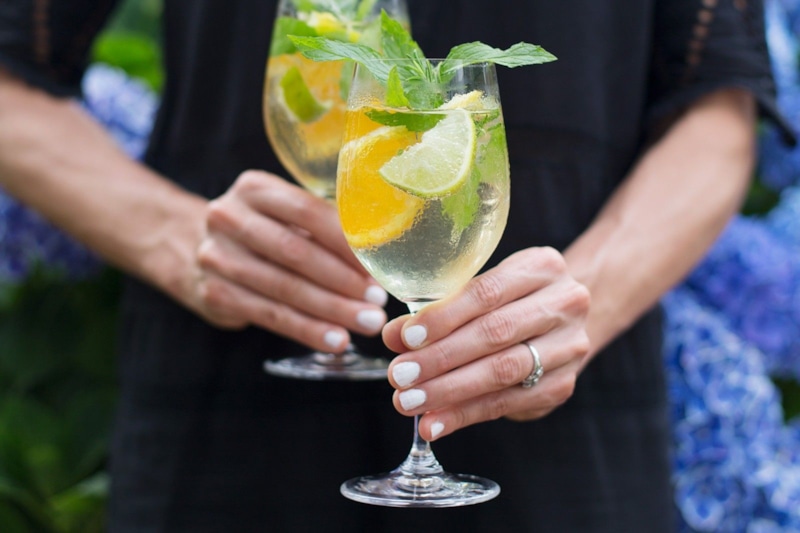 Праздничный коктейль: то что нужно на столе