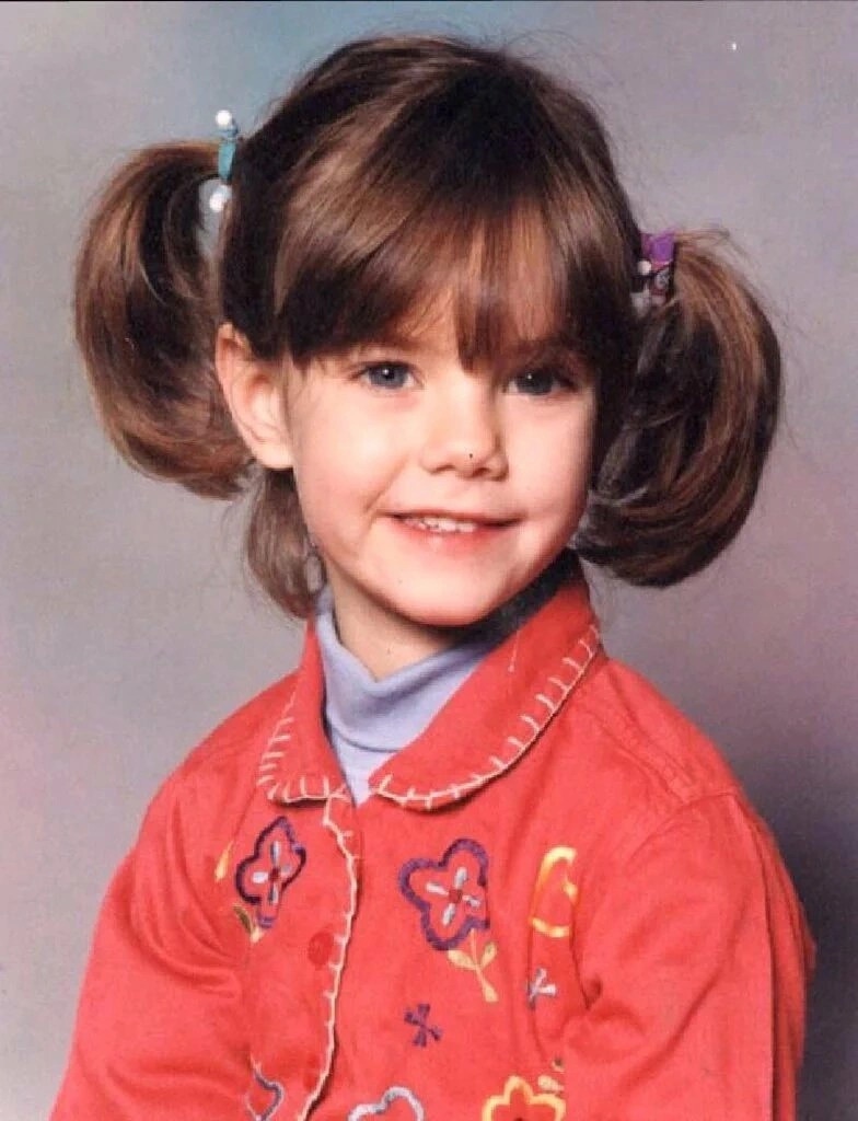 Кая Скоделарио в детстве Кая Скоделарио в детстве