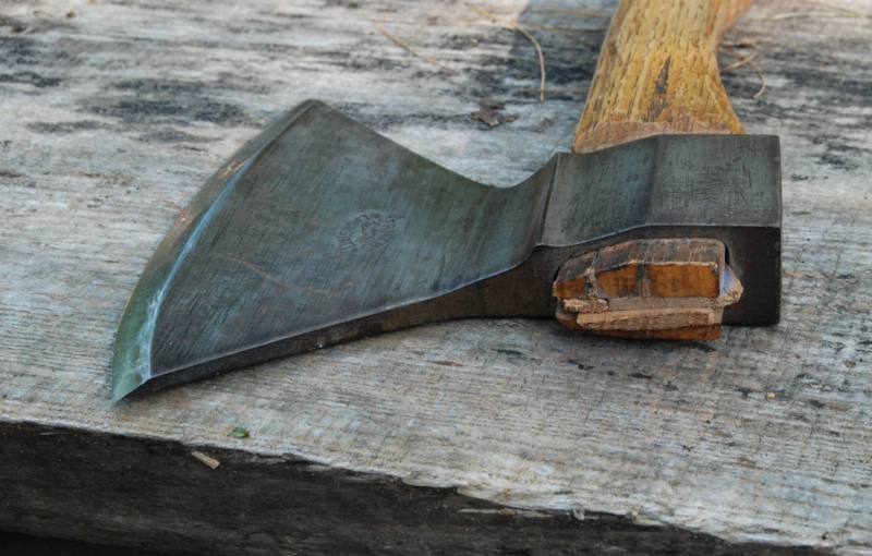 Топор как бритва: домашняя заточка и острота Топор как бритва: домашняя заточка и острота