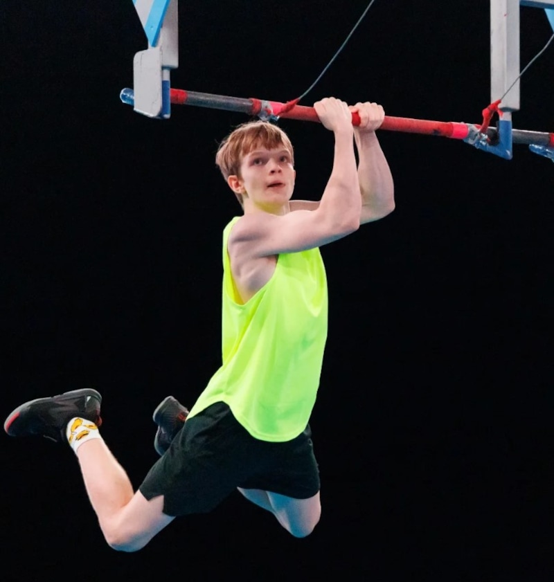 Богдан Старков в шоу «Суперниндзя»