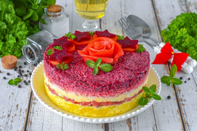 Праздничный салат: семга под шубой