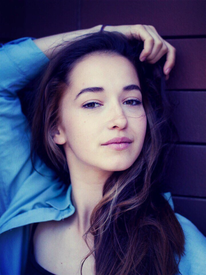 Аиша Белова в детстве Аиша Белова в детстве