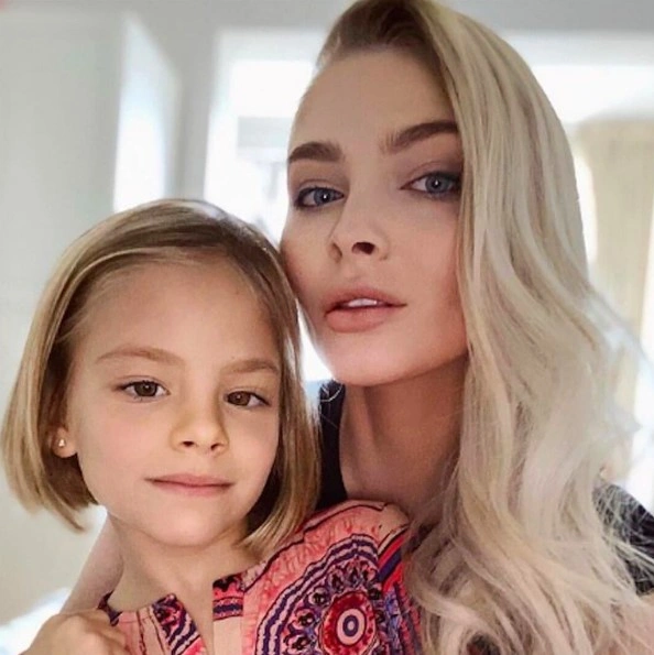 Алиса Юнусова с мамой