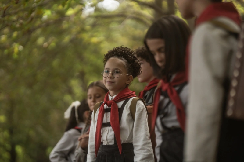 Алина Хадарцева в сериале «Манюня: детство Ба»