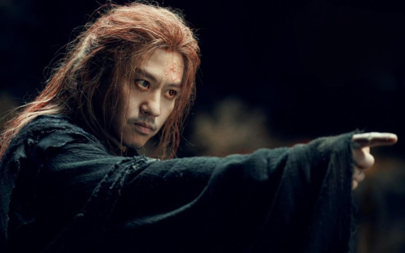 Дэн Чао в фильме «Ассасин: Смертельная битва» Дэн Чао в фильме «Ассасин: Смертельная битва»