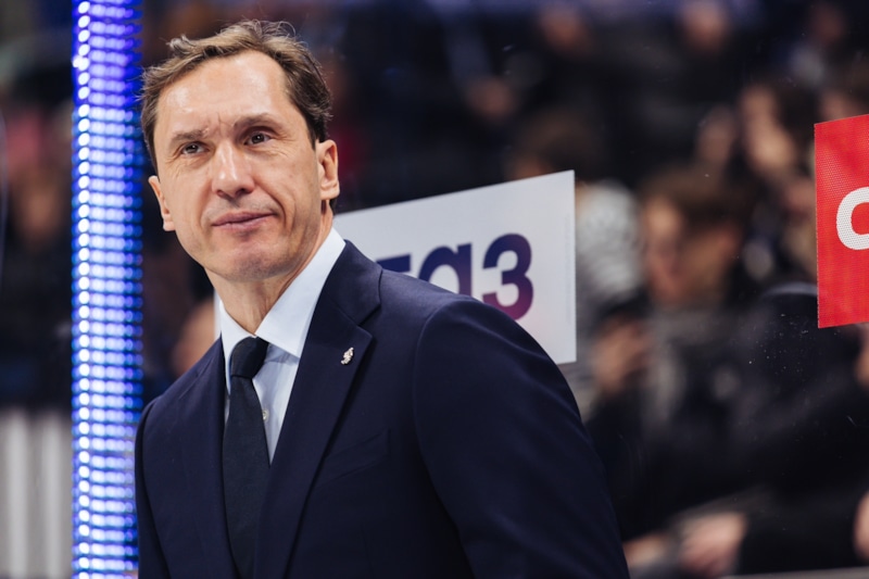 Главный тренер московского «Динамо» Вячеслав Козлов