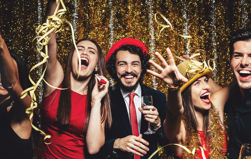 Знаки зодиака: на вечеринке Знаки зодиака: на вечеринке