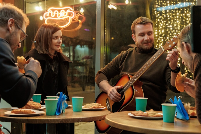 Кадр из сериала «Москва слезам не верит. Все только напчинается» Кадр из сериала «Москва слезам не верит. Все только напчинается»