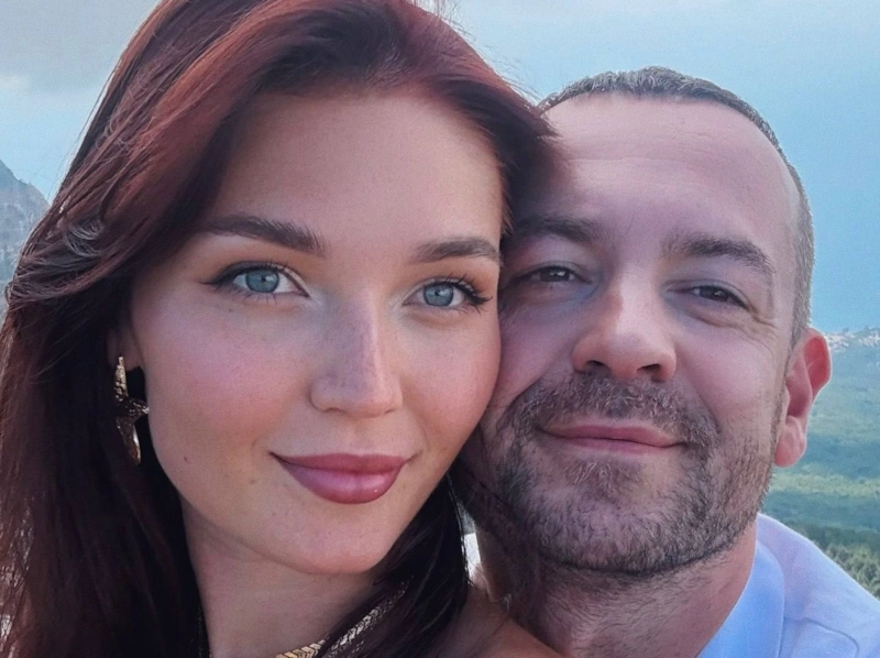 Эрик Давидович сыграл свадьбу с Екатерина в августе 2025-го