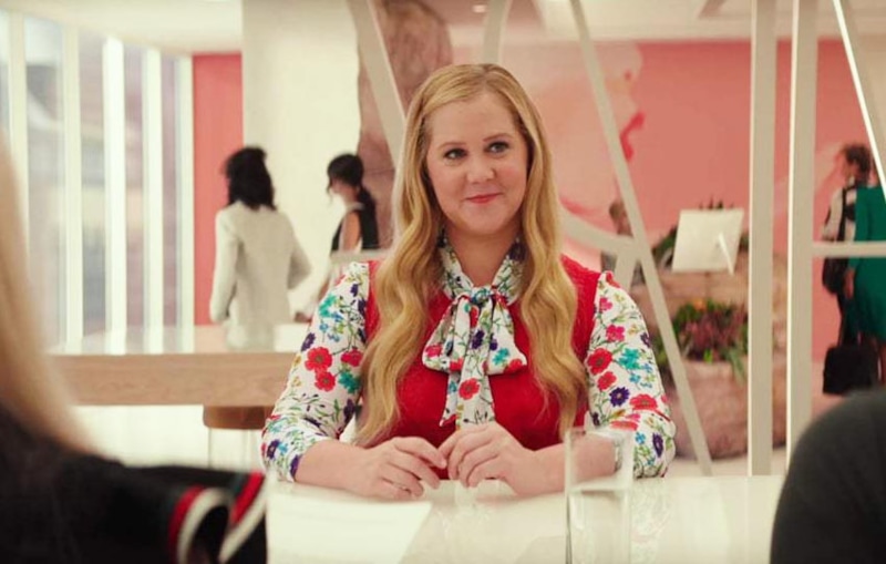 Эми Шумер в фильме «Красотка на всю голову»