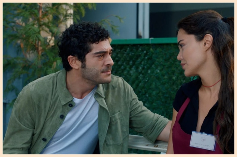 Кадр из сериала «Мошенники»