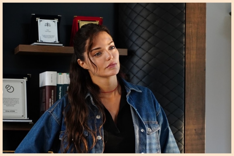 Кадр из сериала «Мошенники»