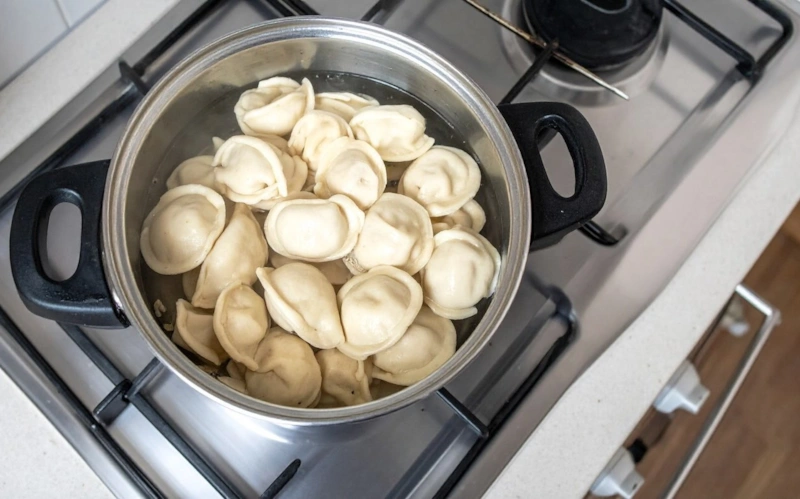 Домашние пельмени: лепка и секретные сюрпризы