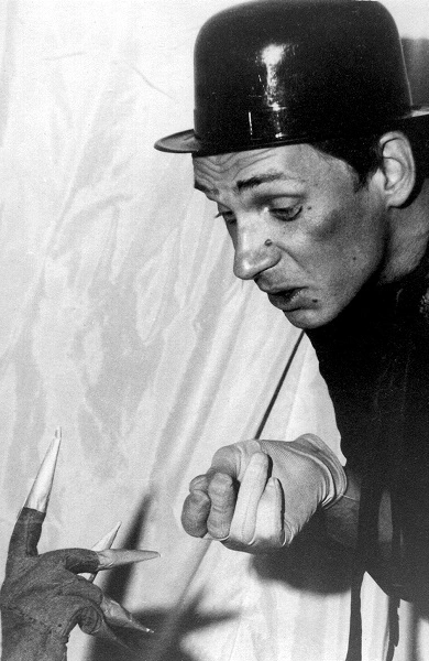 Дмитрий Поднозов в спектакле «Лес»