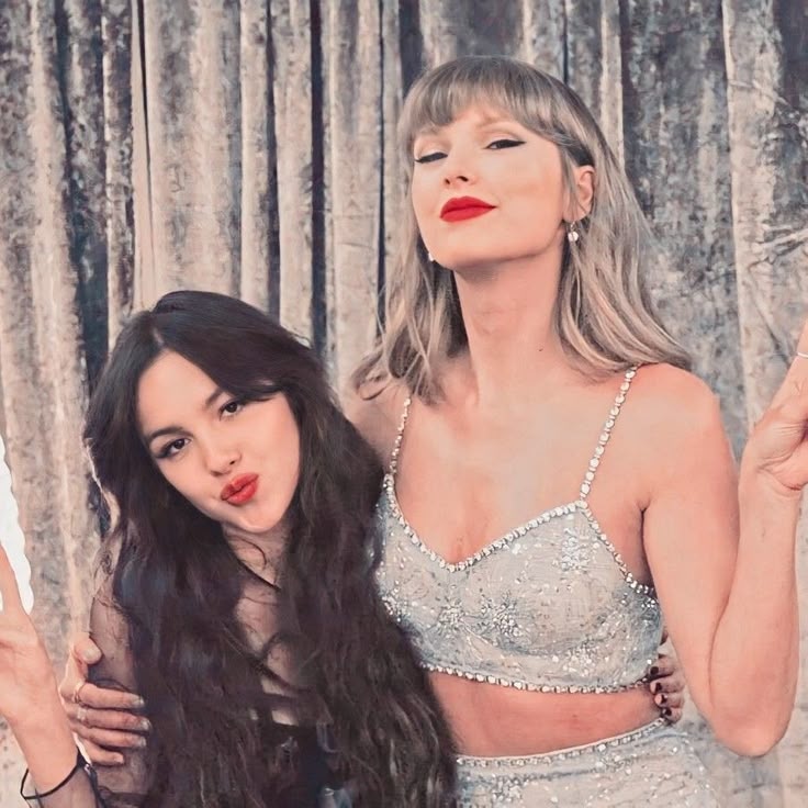 Оливия Родриго и Тейлор Свифт