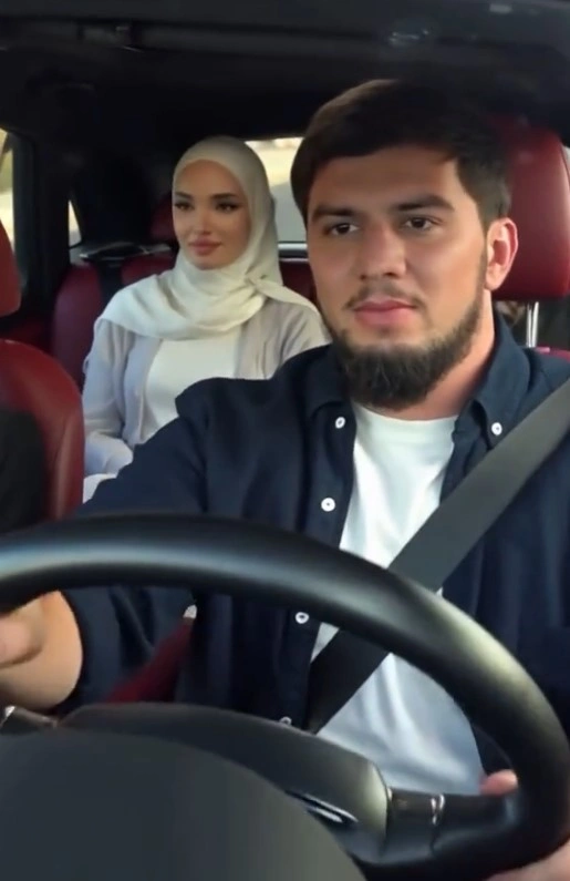 Имран Жулагов и вторая жена Элина Хатуева