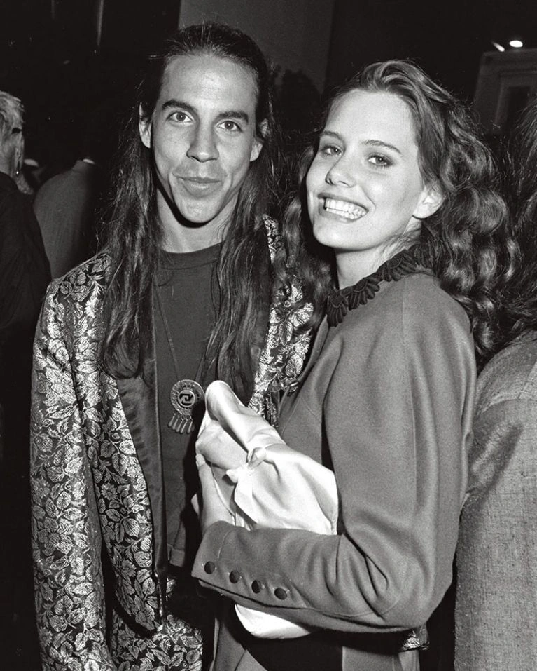 Энтони Кидис и Айони Скай Энтони Кидис и Айони Скай