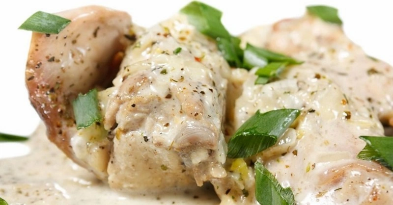 Кролик с картофелем: сметанный соус