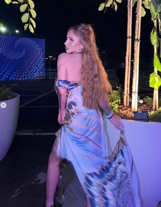 Anna Asti в платье Anna Asti в платье