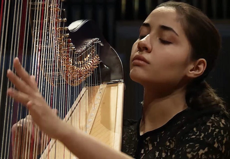 Арфистка София Каландадзе