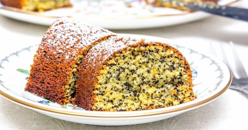 Домашний кекс с маком: изюм и глазурь