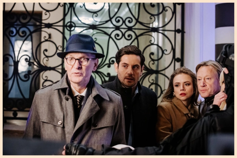 Кадр из 2-го сезона сериала «Мастодонт» Кадр из 2-го сезона сериала «Мастодонт»